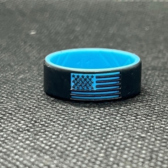 Patriotic American Flag Silicone Ring, Unisex, Comfort Fit - Picture 1 of 4